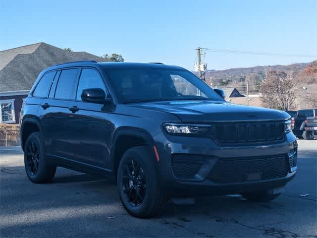 2025 Jeep Grand Cherokee Laredo 8