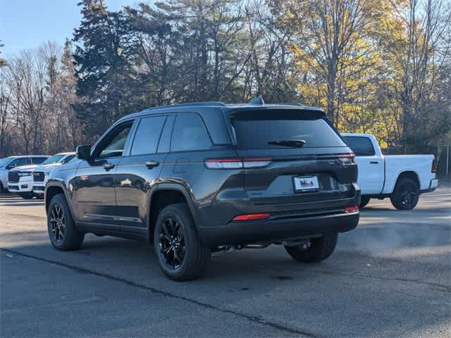 2025 Jeep Grand Cherokee Laredo 4