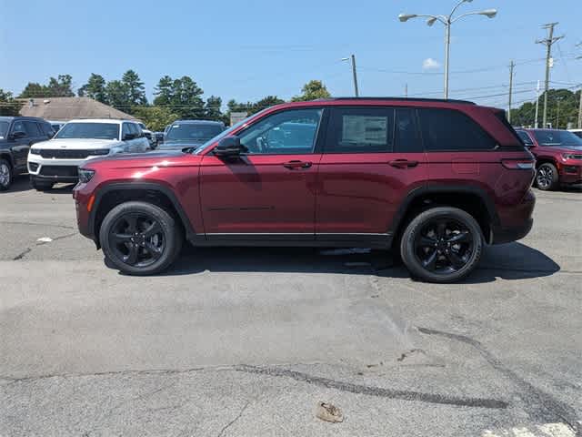 2024 Jeep Grand Cherokee Altitude 3