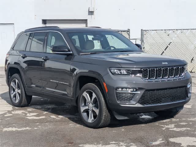 2025 Jeep Grand Cherokee Limited 8