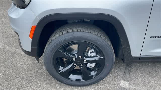 2024 Jeep Grand Cherokee L Altitude 8