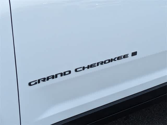 2025 Jeep Grand Cherokee L Altitude X 12