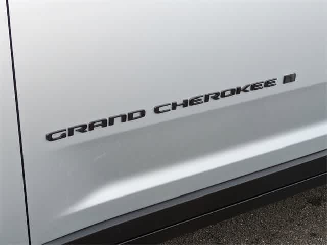 2025 Jeep Grand Cherokee L Altitude X 12