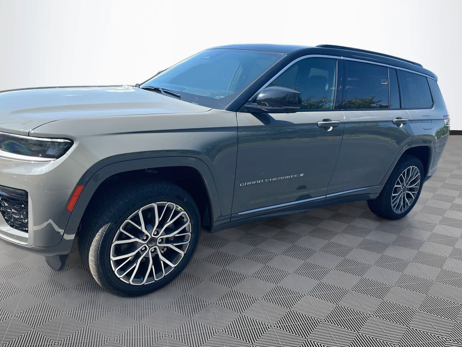 2027 Jeep Grand Cherokee L