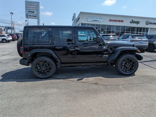 2024 Jeep Wrangler 4xe Sahara 8