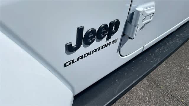 2024 Jeep Gladiator Willys 4x4 7