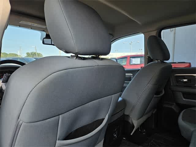 2013 Ram 1500 Lone Star 4WD Crew Cab 140.5 17