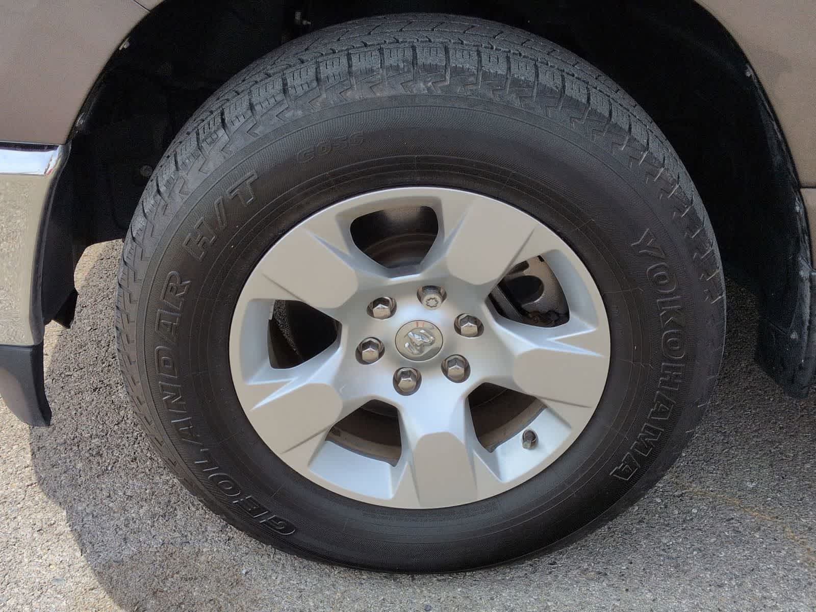 View vehicle photo 6