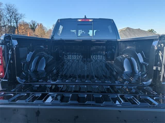 2025 Ram 1500 Big Horn 4x4 Crew Cab 57 Box 32