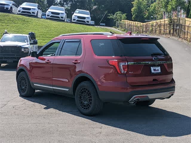 2017 Ford Explorer XLT 4