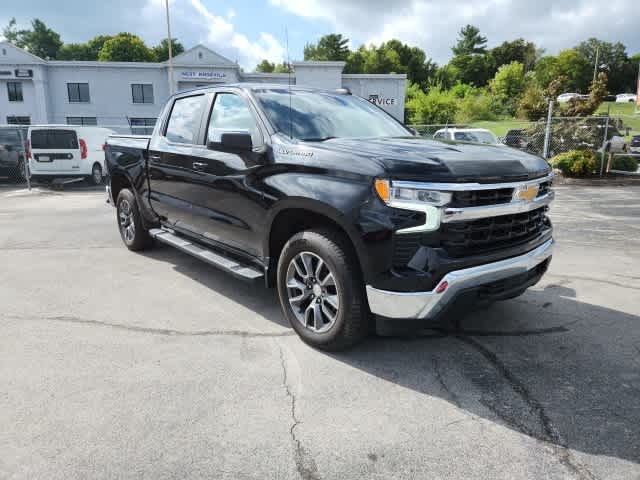 2022 Chevrolet Silverado 1500 LT 4WD Crew Cab 147 8