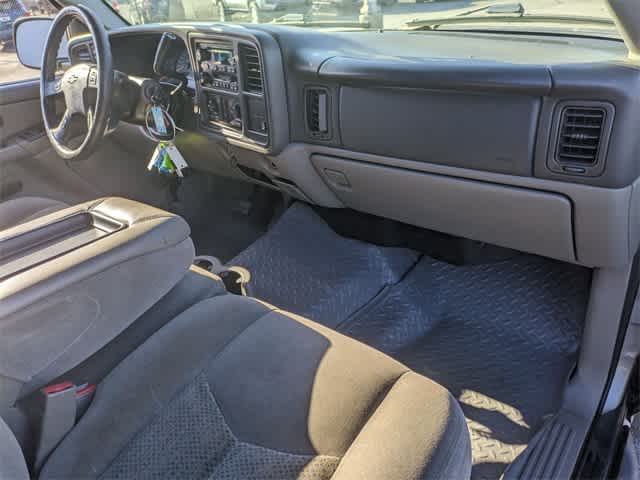 2005 Chevrolet Tahoe LS 22