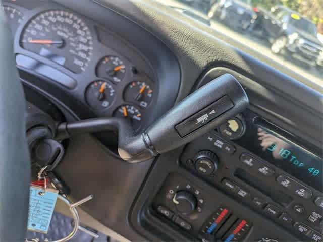 2005 Chevrolet Tahoe LS 30