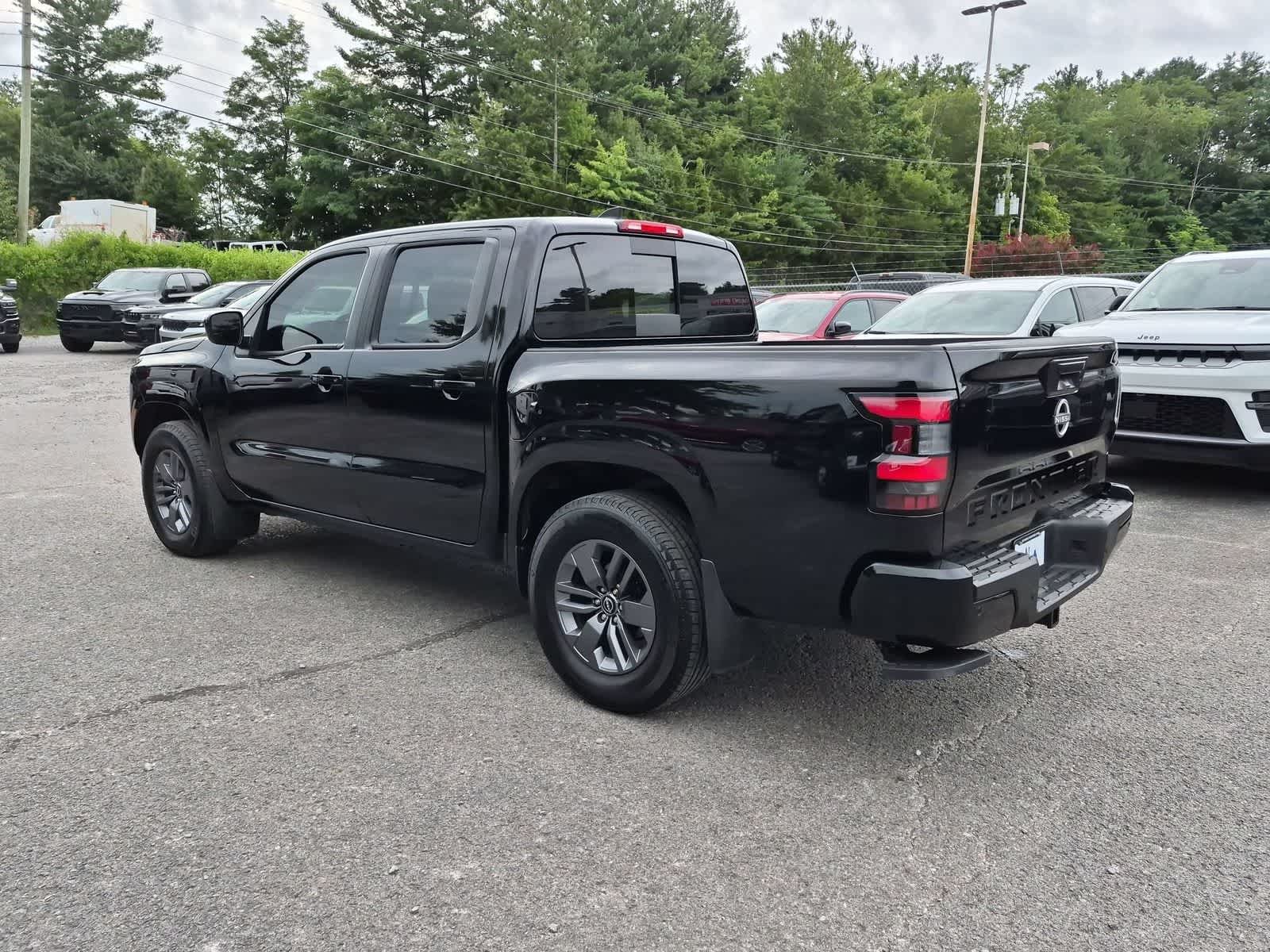 View vehicle photo 4
