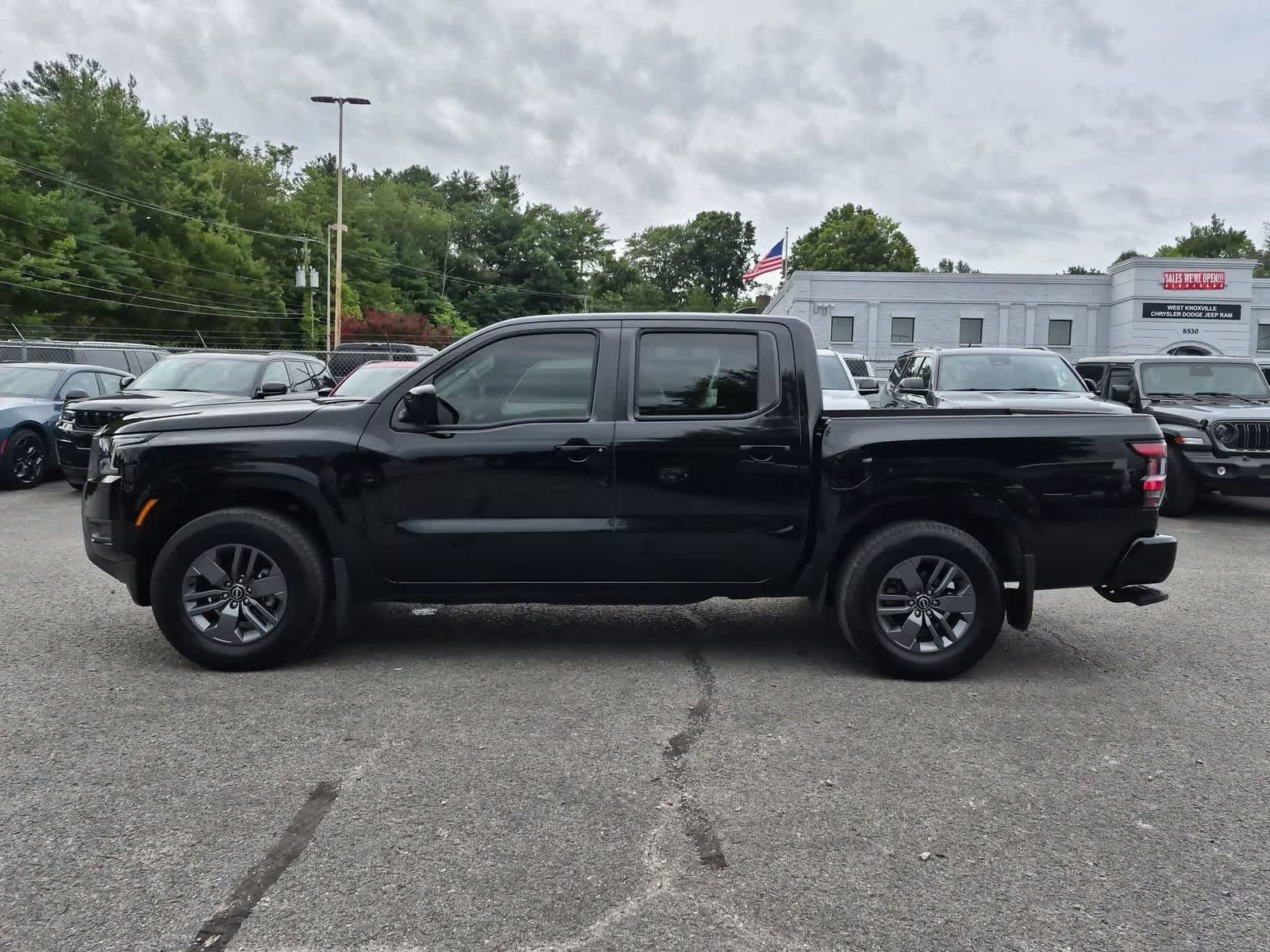 View vehicle photo 3