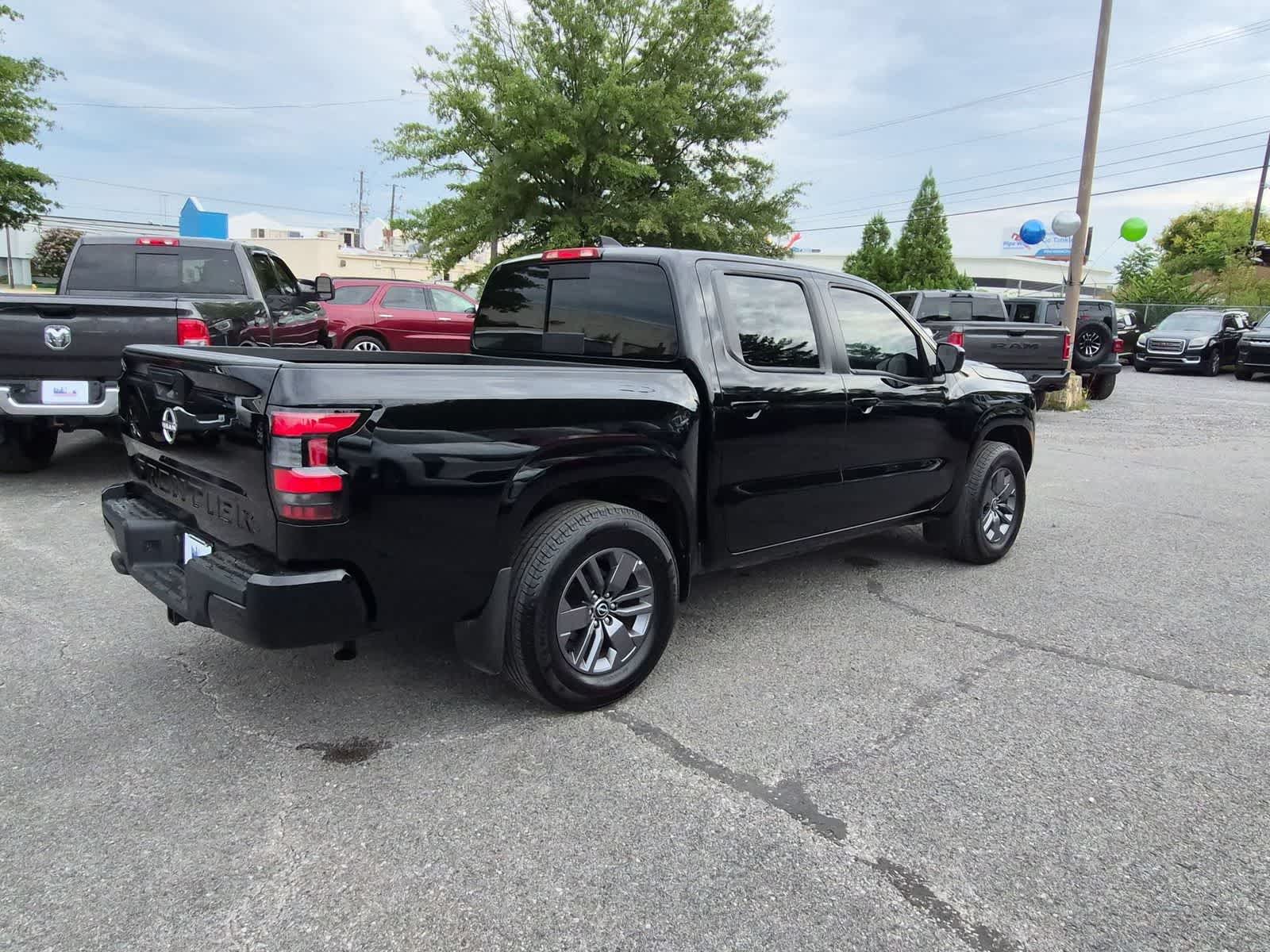 View vehicle photo 6