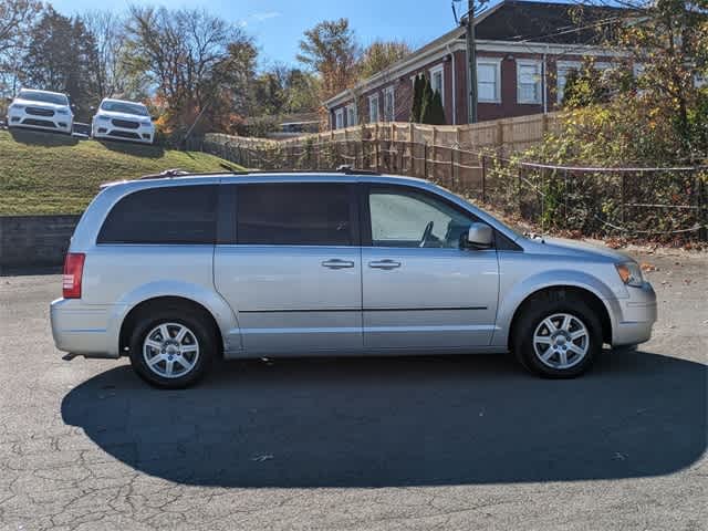 2010 Chrysler Town & Country Touring 7