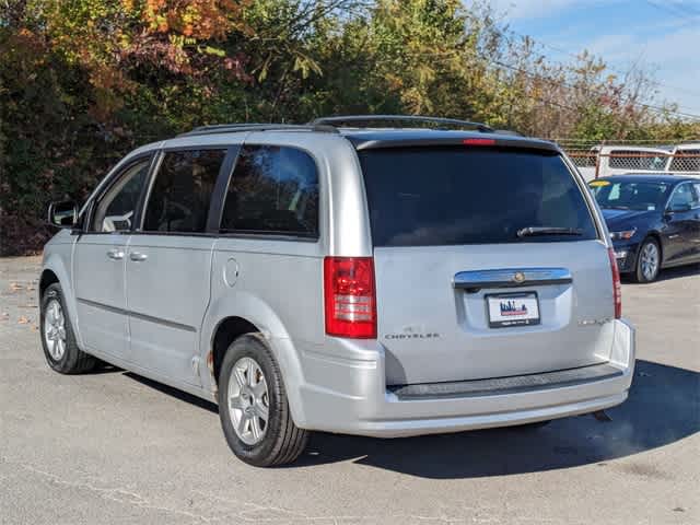 2010 Chrysler Town & Country Touring 4