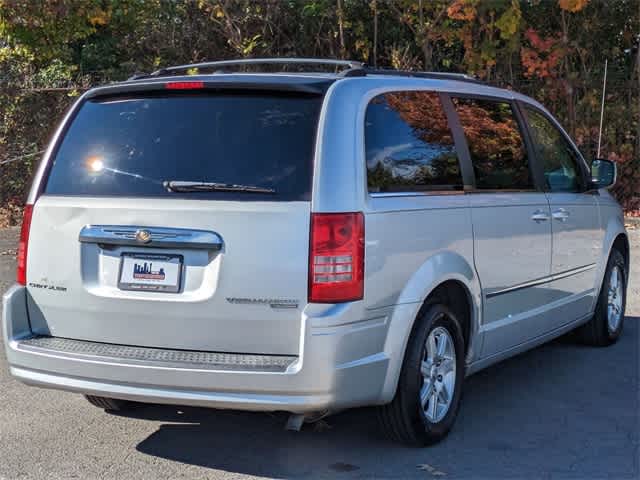 2010 Chrysler Town & Country Touring 6