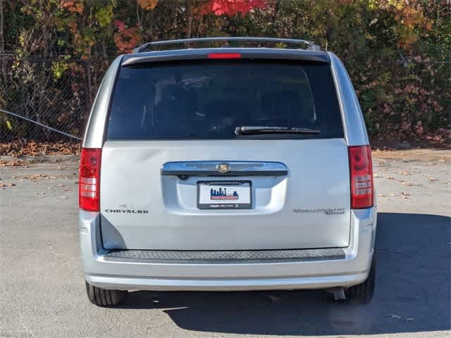 2010 Chrysler Town & Country Touring 5