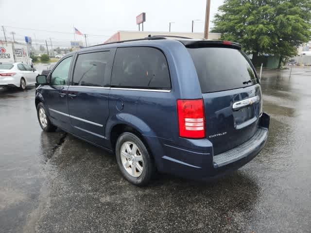 2009 Chrysler Town & Country Touring 3