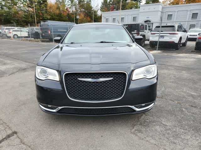 2017 Chrysler 300 Limited 8