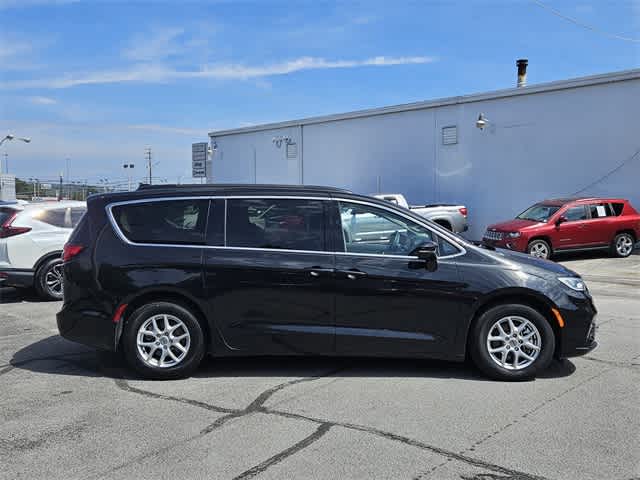 2022 Chrysler Pacifica Touring L 7