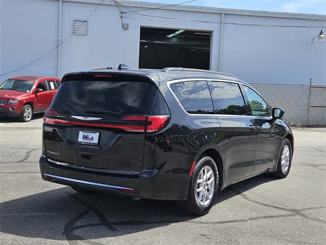 2022 Chrysler Pacifica Touring L 6