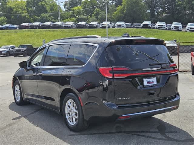 2022 Chrysler Pacifica Touring L 4