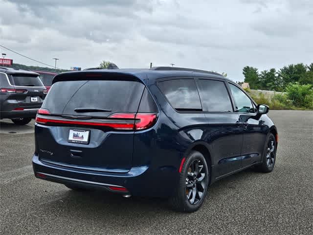 2024 Chrysler Pacifica Touring L 6