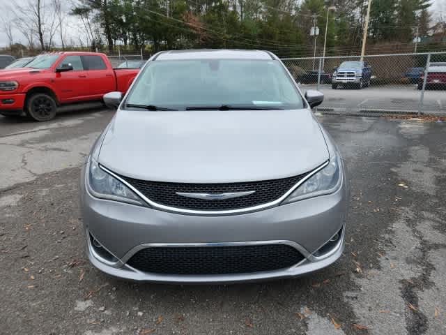 2017 Chrysler Pacifica Touring Plus 8