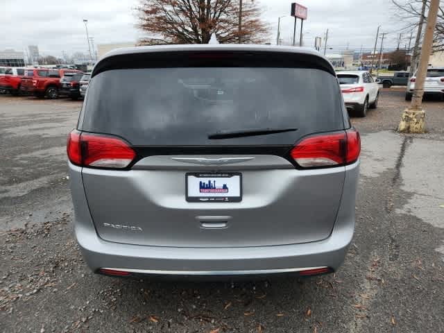 2017 Chrysler Pacifica Touring Plus 4