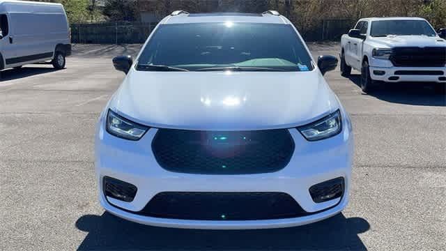 2024 Chrysler Pacifica Touring L 6