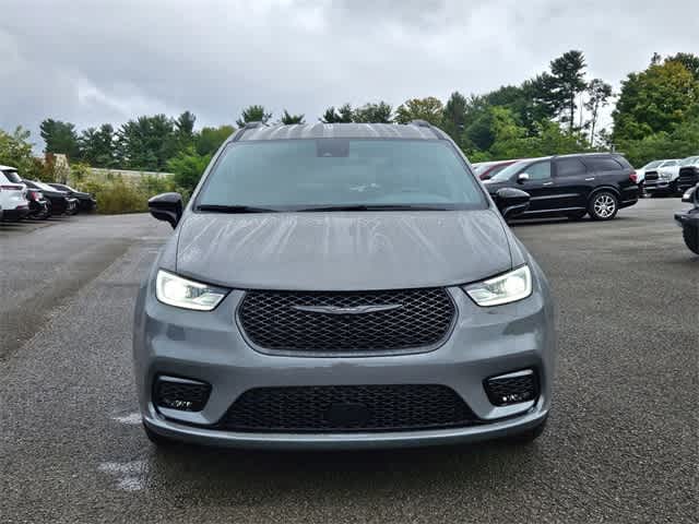 2024 Chrysler Pacifica Touring L 9