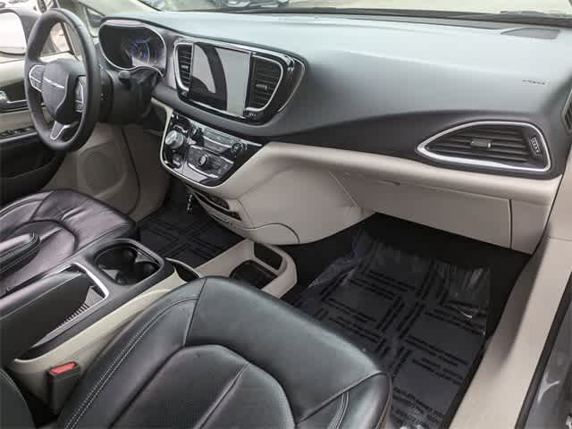 2022 Chrysler Pacifica Touring L 23