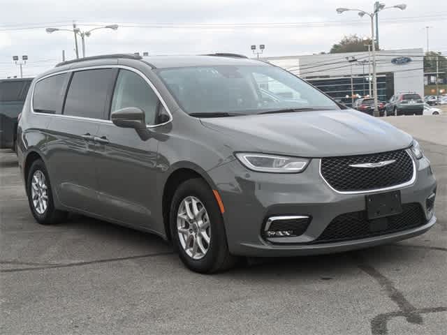 2022 Chrysler Pacifica Touring L 8