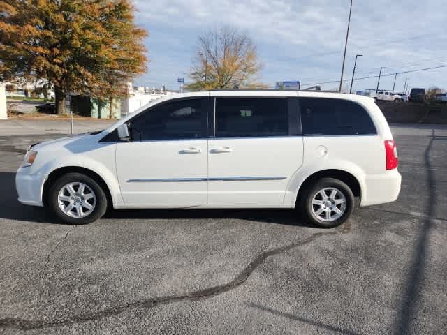 2013 Chrysler Town & Country Touring 2