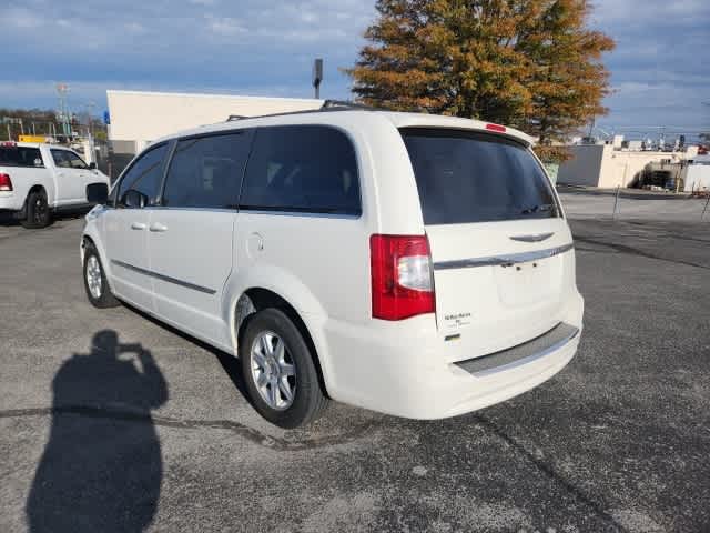 2013 Chrysler Town & Country Touring 3