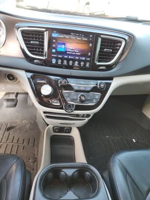 2017 Chrysler Pacifica TOURING L 10