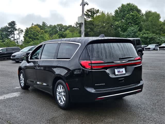 2025 Chrysler Pacifica Select 4