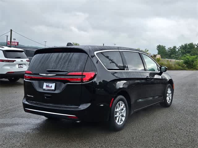 2025 Chrysler Pacifica Select 6