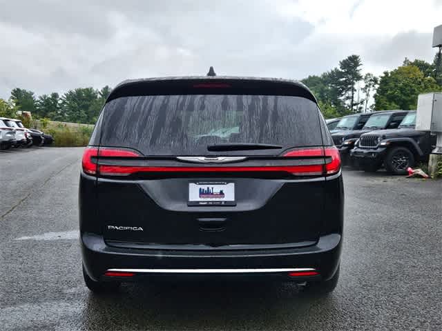 2025 Chrysler Pacifica Select 5