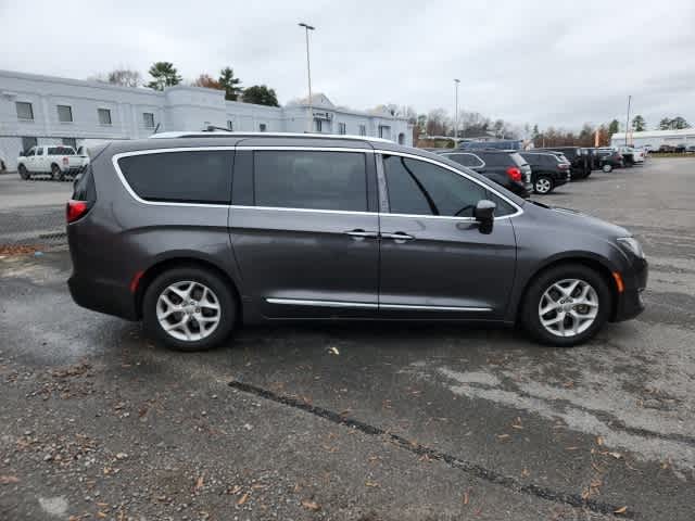 2019 Chrysler Pacifica Touring L Plus 6