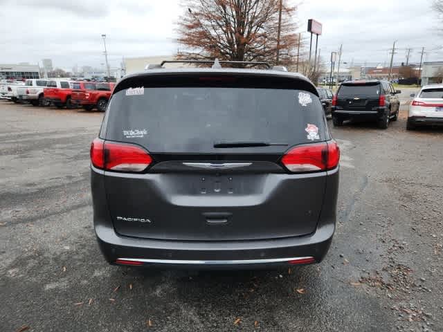 2019 Chrysler Pacifica Touring L Plus 4