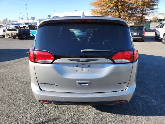 2018 Chrysler Pacifica Limited 4