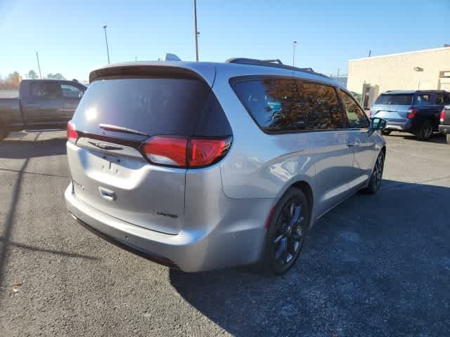 2018 Chrysler Pacifica Limited 5