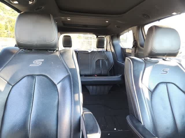 2018 Chrysler Pacifica Limited 17