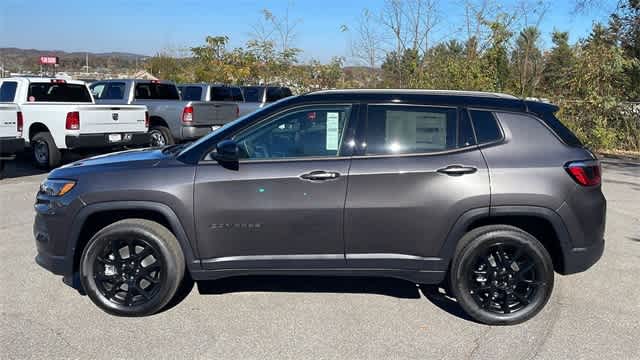 2024 Jeep Compass North 3