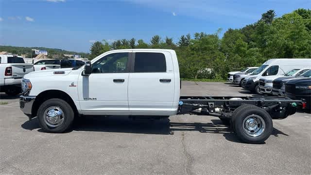 2024 Ram 3500 Chassis Cab SLT 4WD Crew Cab 60 CA 172.4 WB 3