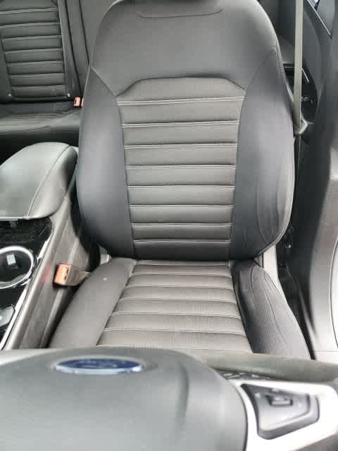 2015 Ford Fusion SE 12